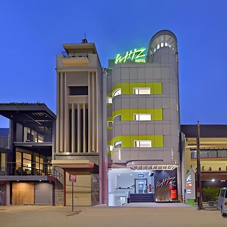 Whiz Hotel Falatehan Jakarta Exteriör bild
