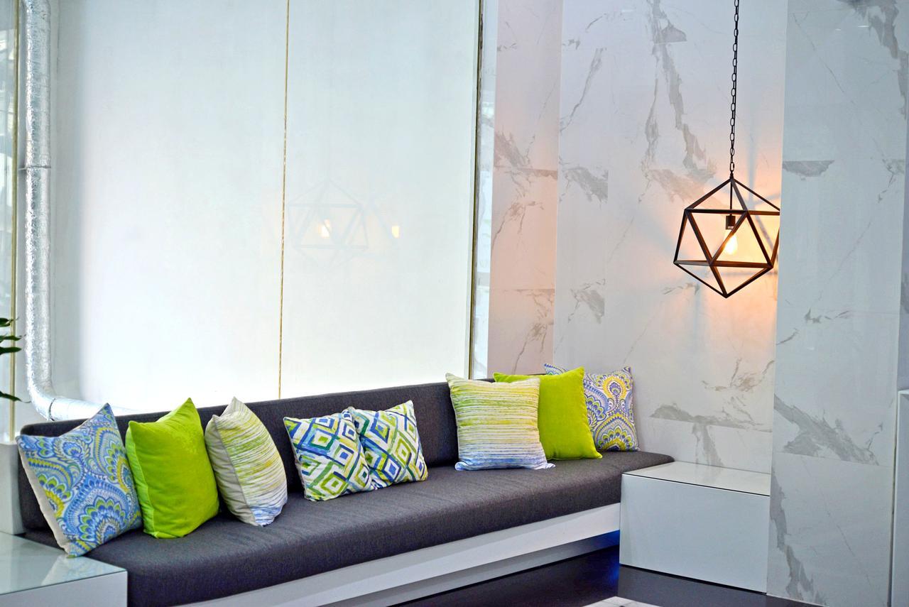 Whiz Hotel Falatehan Jakarta Exteriör bild