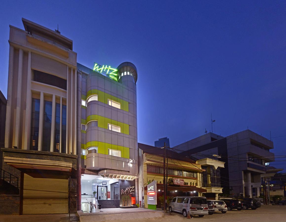 Whiz Hotel Falatehan Jakarta Exteriör bild