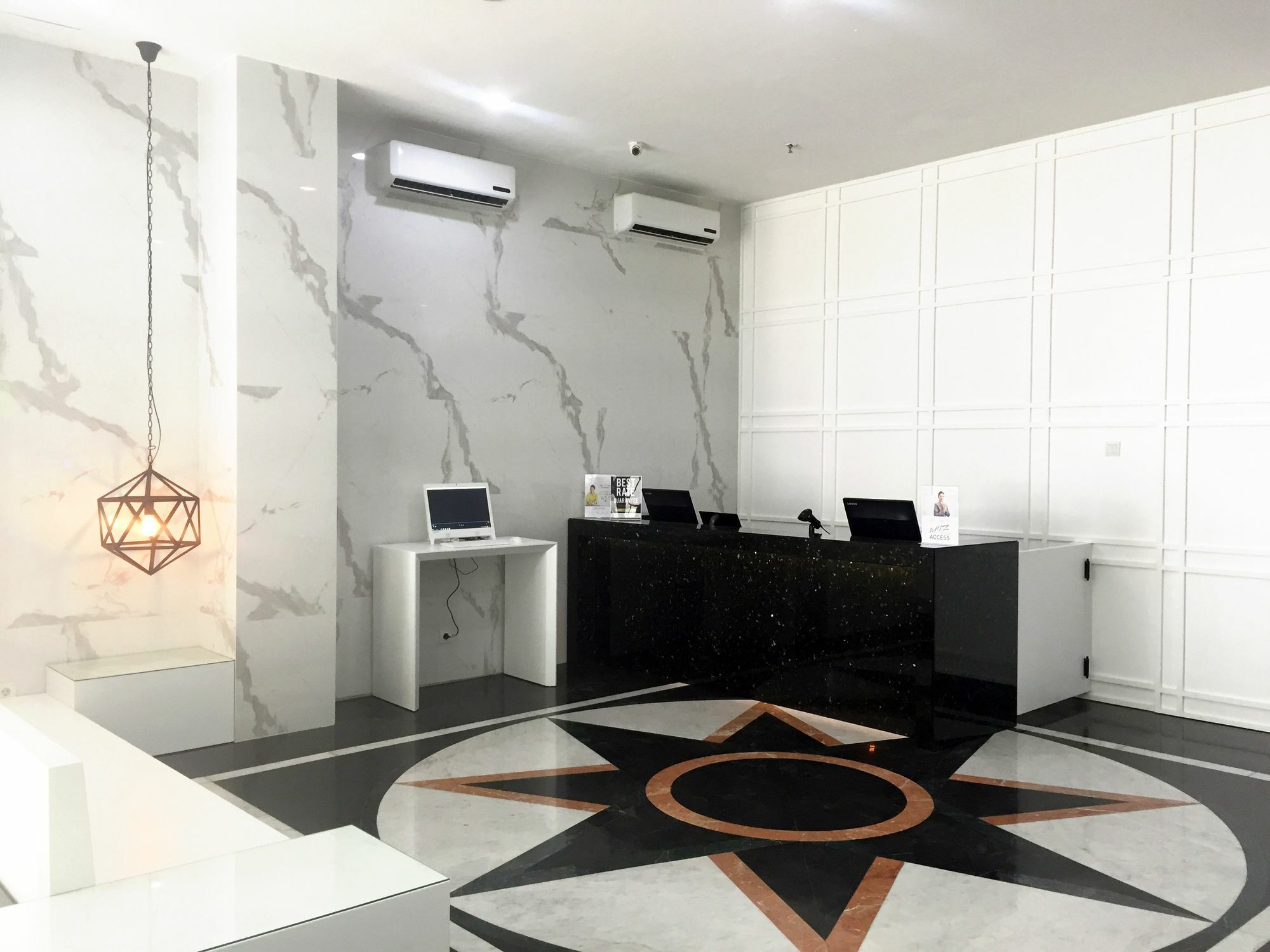 Whiz Hotel Falatehan Jakarta Exteriör bild